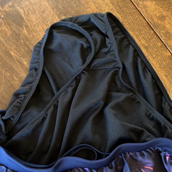 Under Armor Athletic Shorts. Navy with TieDie Flower like print. medium - Picture 5 of 10